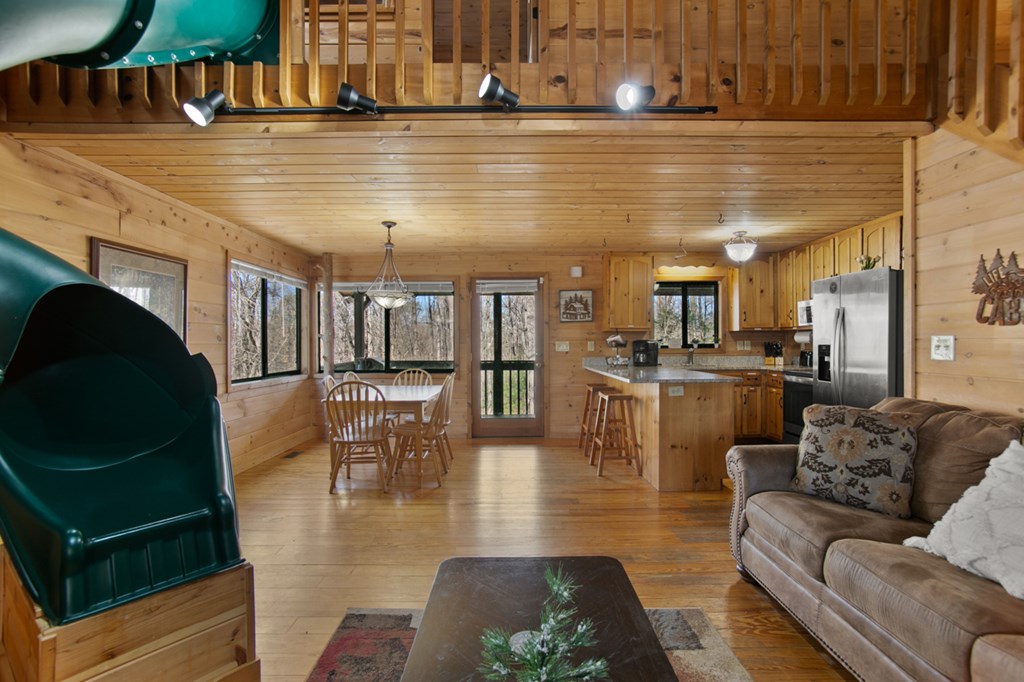 1408 Newport Drive Property Photo 12