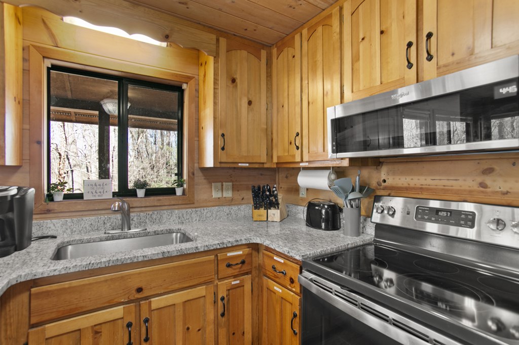 1408 Newport Drive Property Photo 22