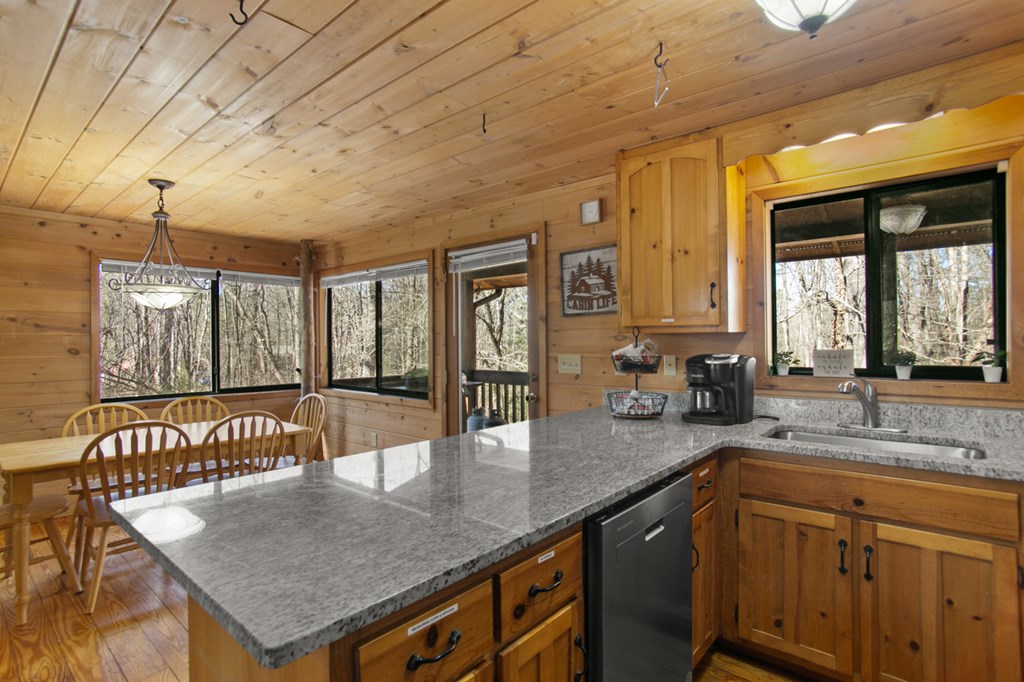 1408 Newport Drive Property Photo 23