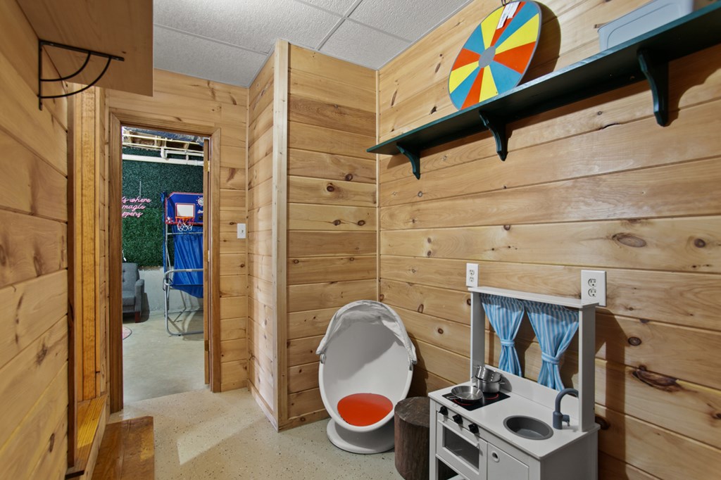 1408 Newport Drive Property Photo 39
