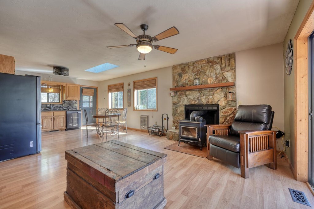 221 Chatto Loop Road Property Photo 2