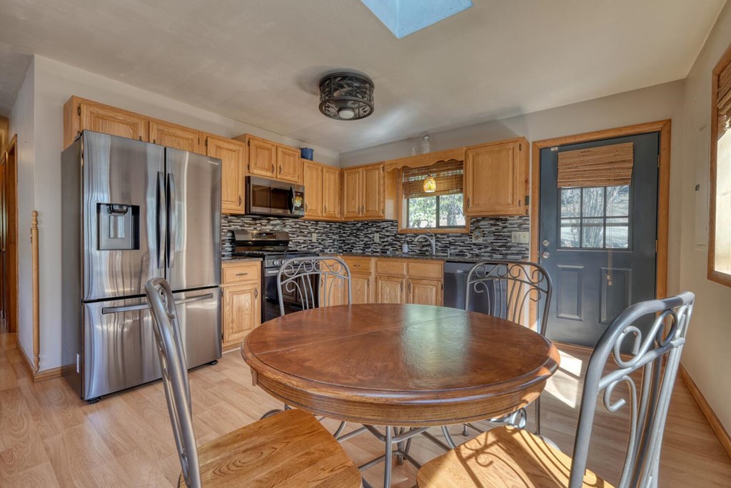 221 Chatto Loop Road Property Photo 5
