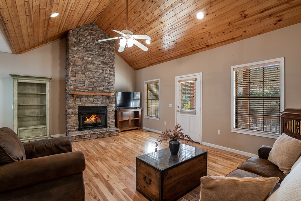 259 Sweet Bay Drive Property Photo 4