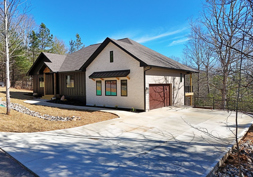 2408 Standing Meadows Drive Property Photo 2