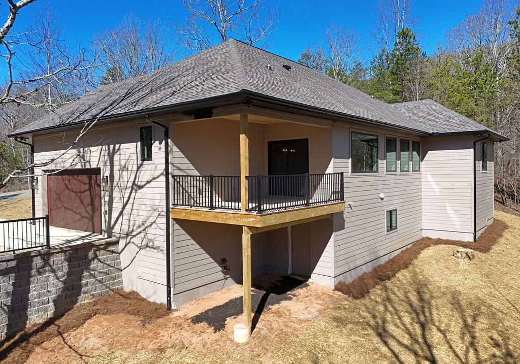 2408 Standing Meadows Drive Property Photo 9