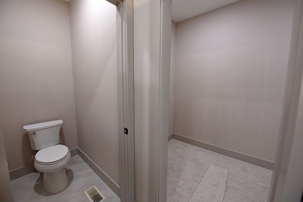 2408 Standing Meadows Drive Property Photo 20