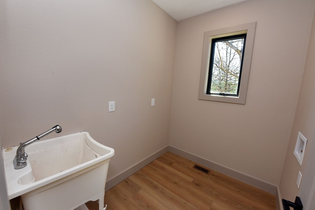2408 Standing Meadows Drive Property Photo 36