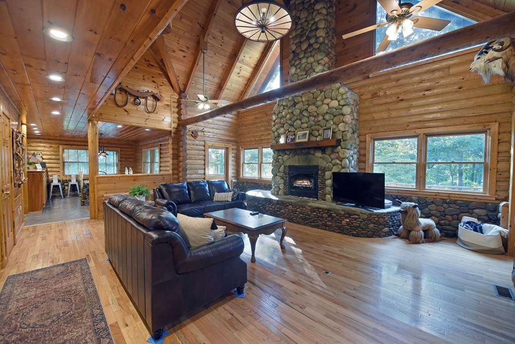 2682 Douthit Road Property Photo 6