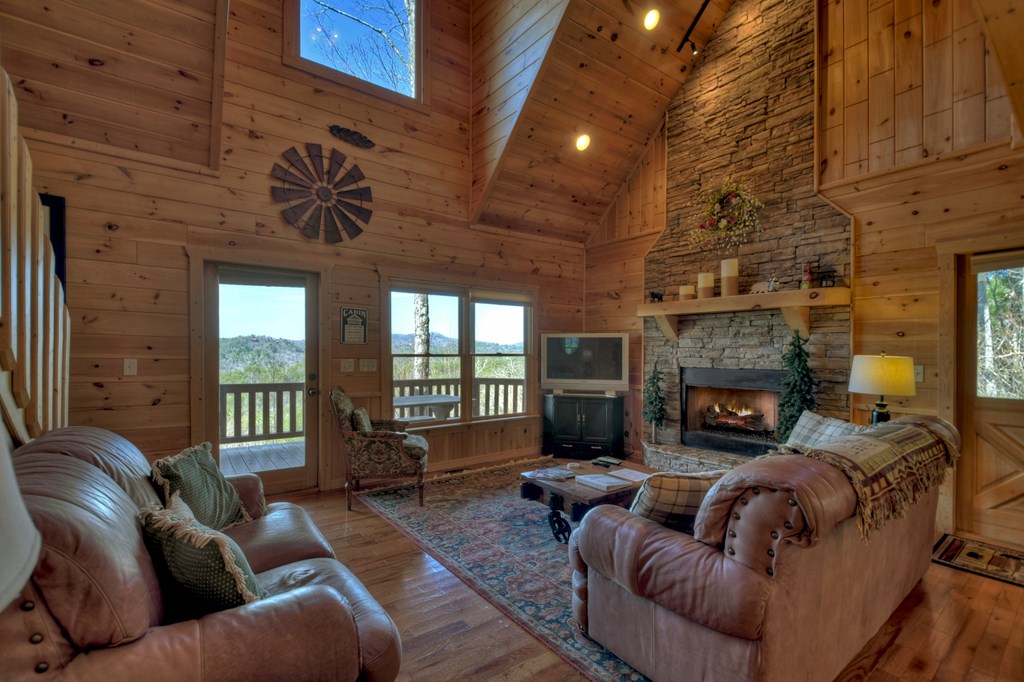 602 Laurel Creek Trail Property Photo 5