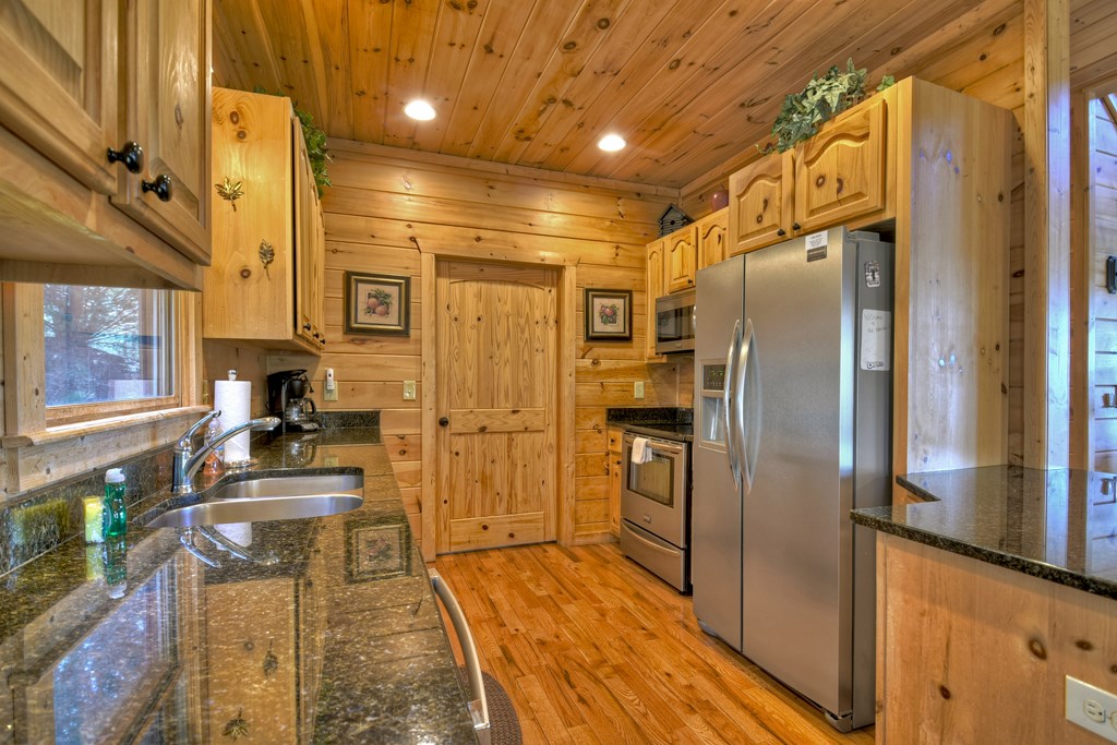 602 Laurel Creek Trail Property Photo 13