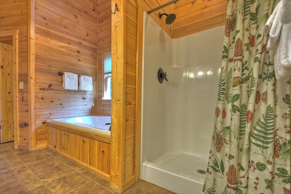 602 Laurel Creek Trail Property Photo 24