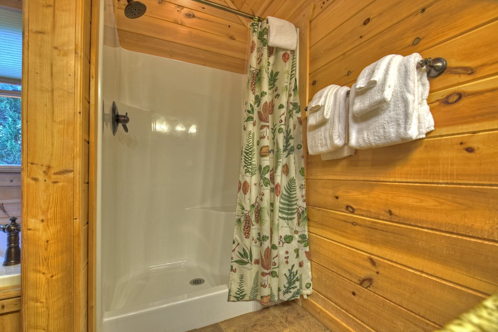 602 Laurel Creek Trail Property Photo 25