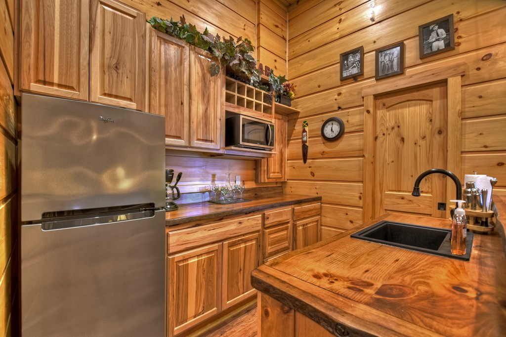 602 Laurel Creek Trail Property Photo 35