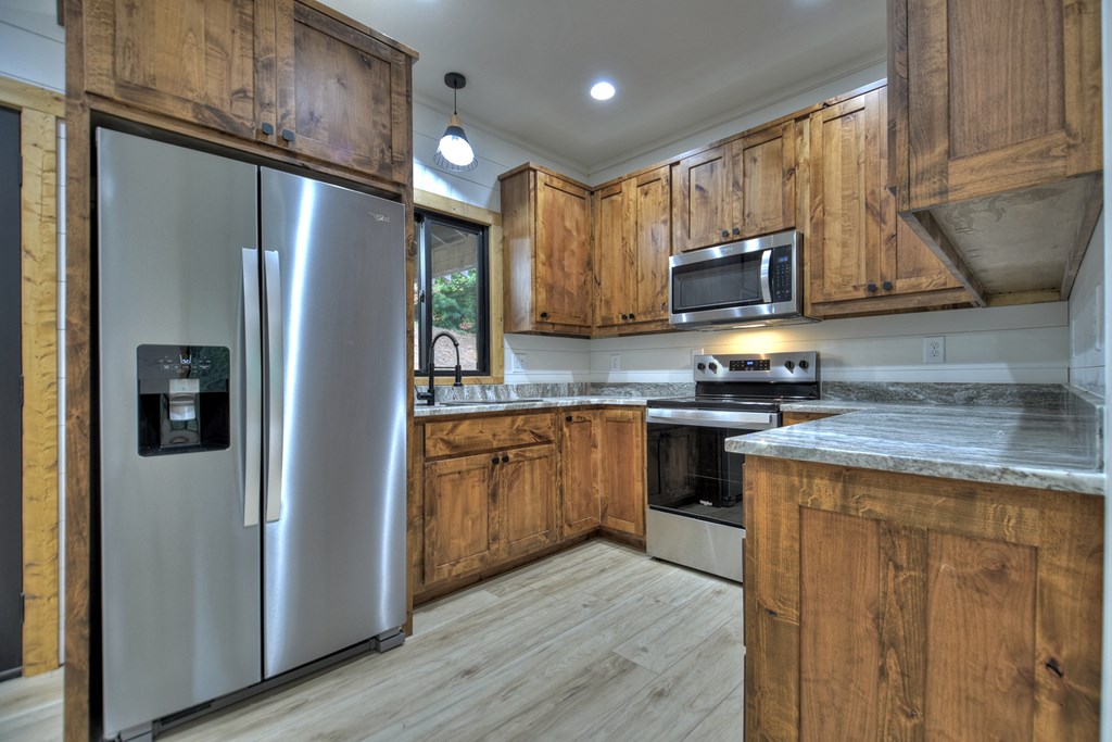 2634 Mountain View Road Property Photo 6
