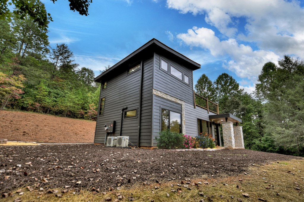 2634 Mountain View Road Property Photo 12