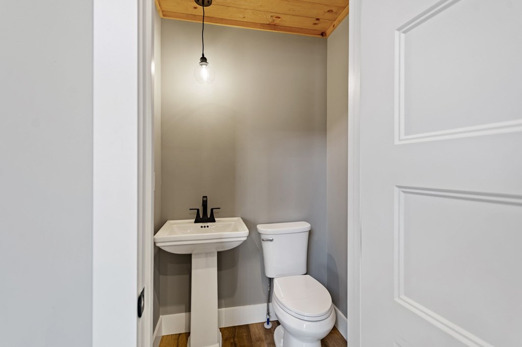 2421 Ada Street Property Photo 20