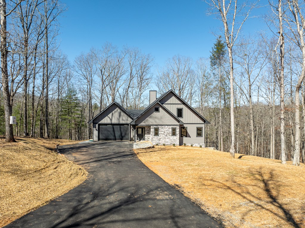 185 Country Road Property Photo 2
