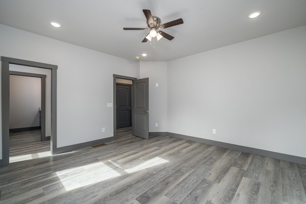 185 Country Road Property Photo 17
