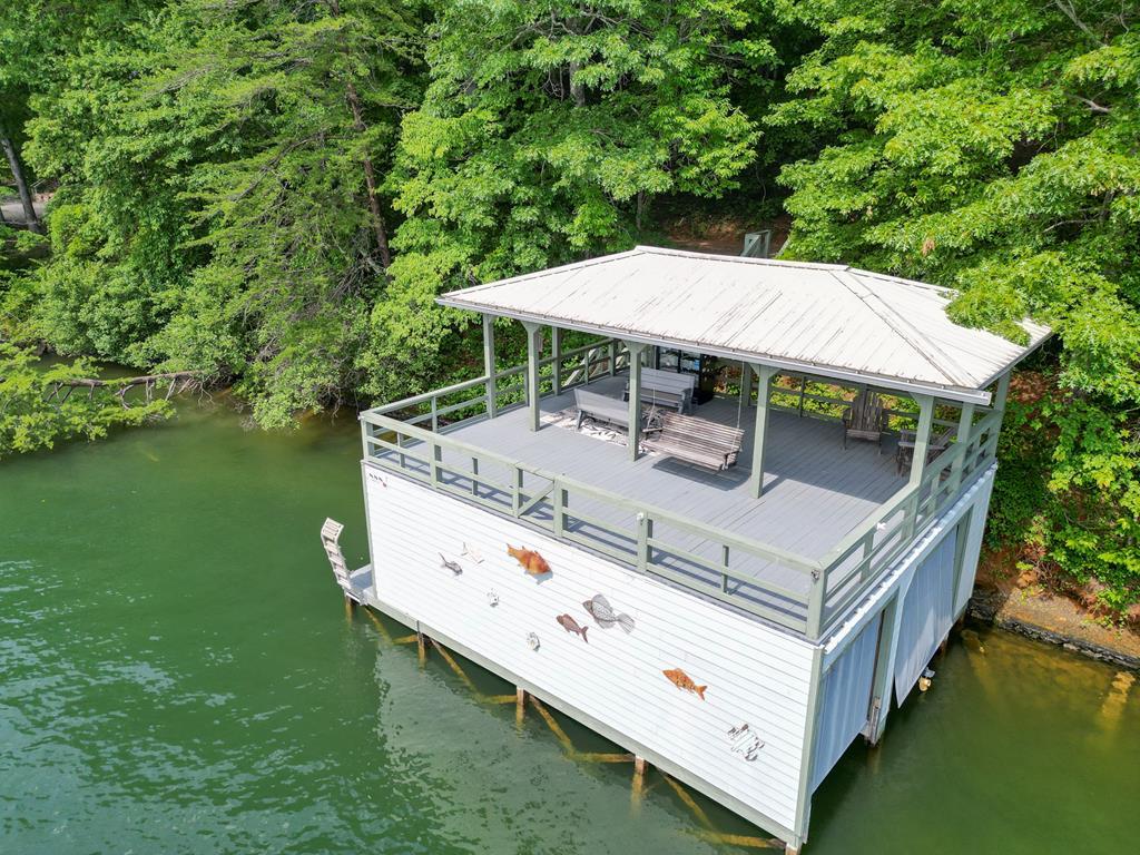 888 Moccasin Creek Road Property Photo 1