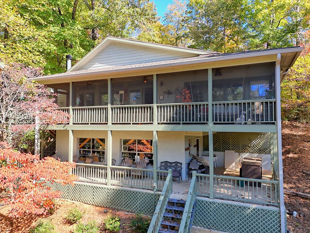 888 Moccasin Creek Road Property Photo 3