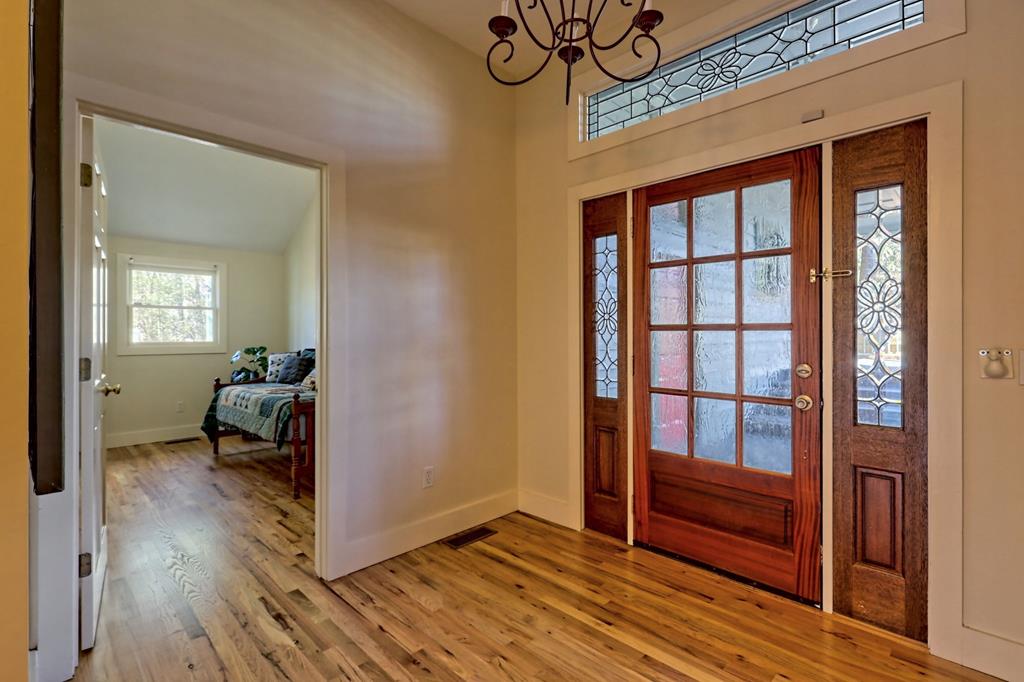 888 Moccasin Creek Road Property Photo 8