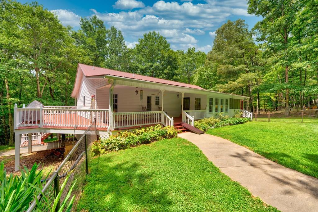 44 W D Court Property Photo 1