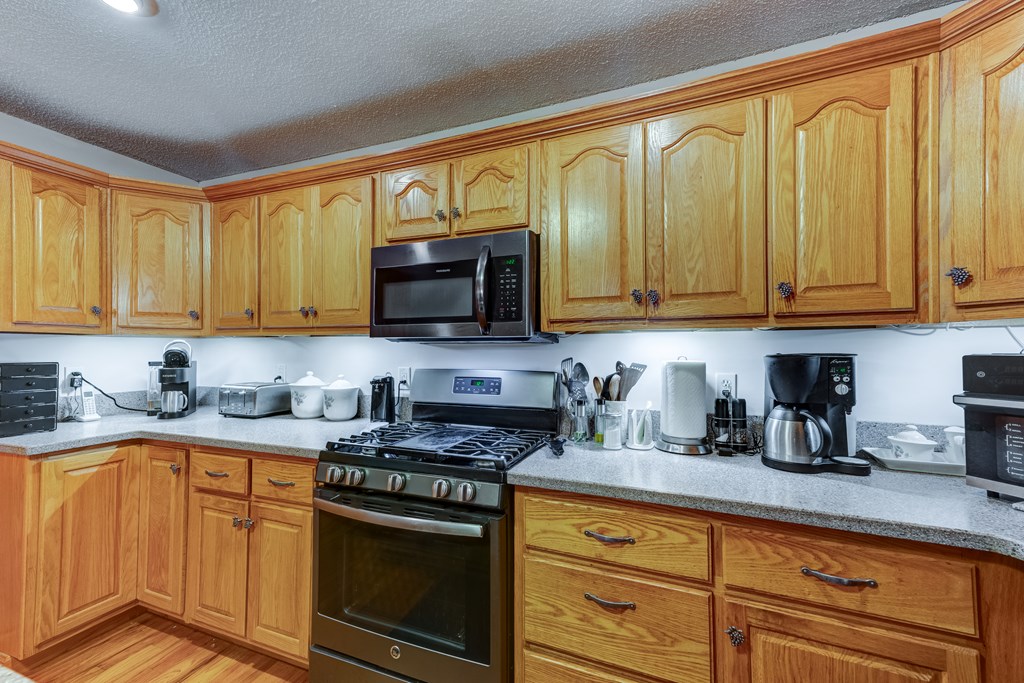 44 W D Court Property Photo 12