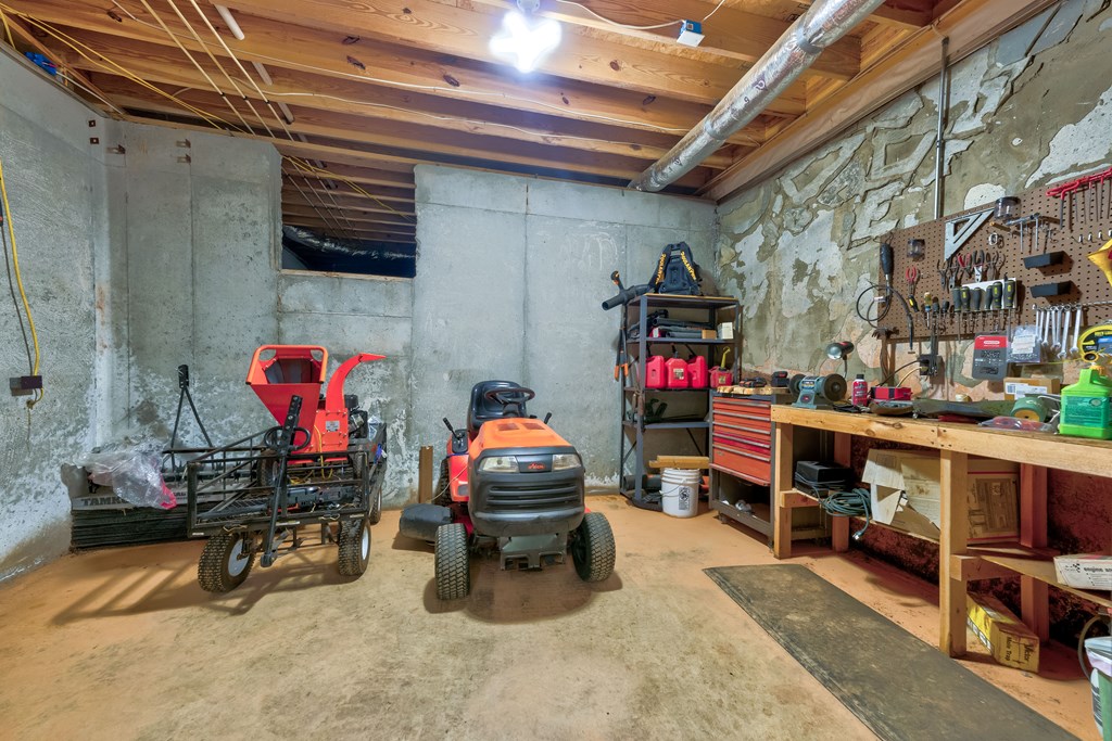 44 W D Court Property Photo 39