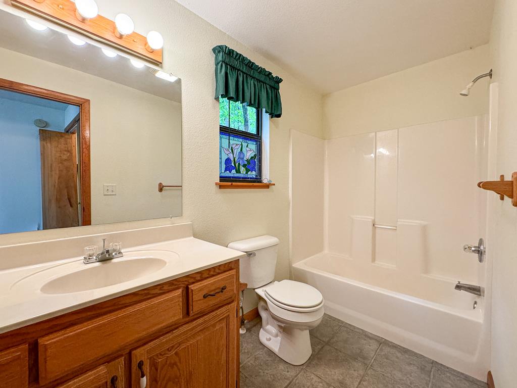 425 Boyd Ridge Drive Property Photo 7