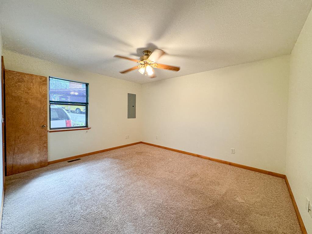425 Boyd Ridge Drive Property Photo 9