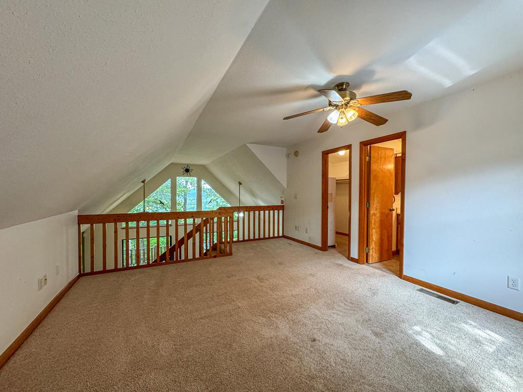 425 Boyd Ridge Drive Property Photo 11