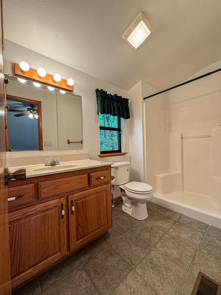 425 Boyd Ridge Drive Property Photo 15