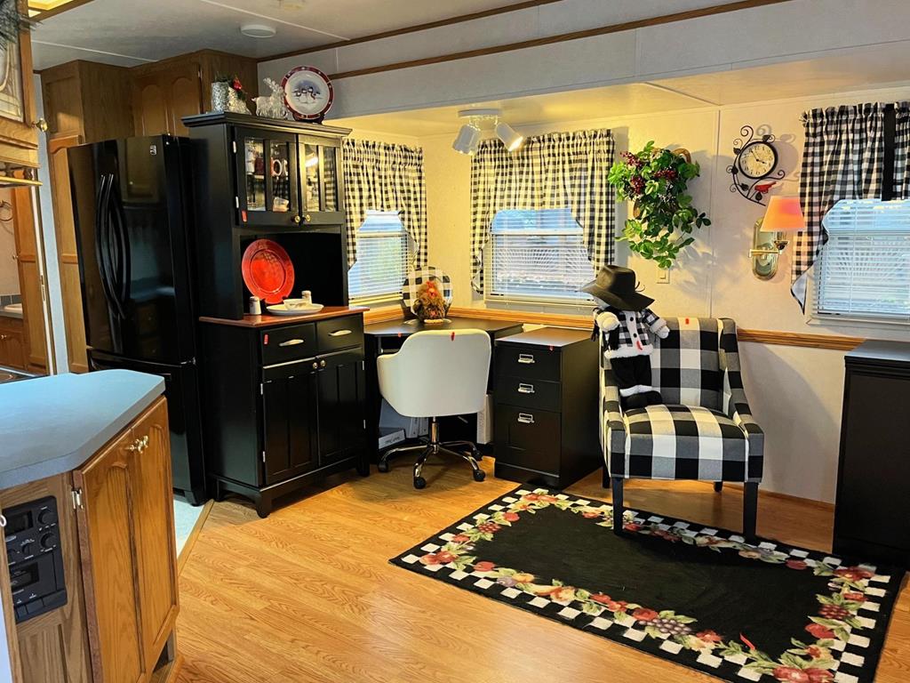 4338 River Bank Run Property Photo 6