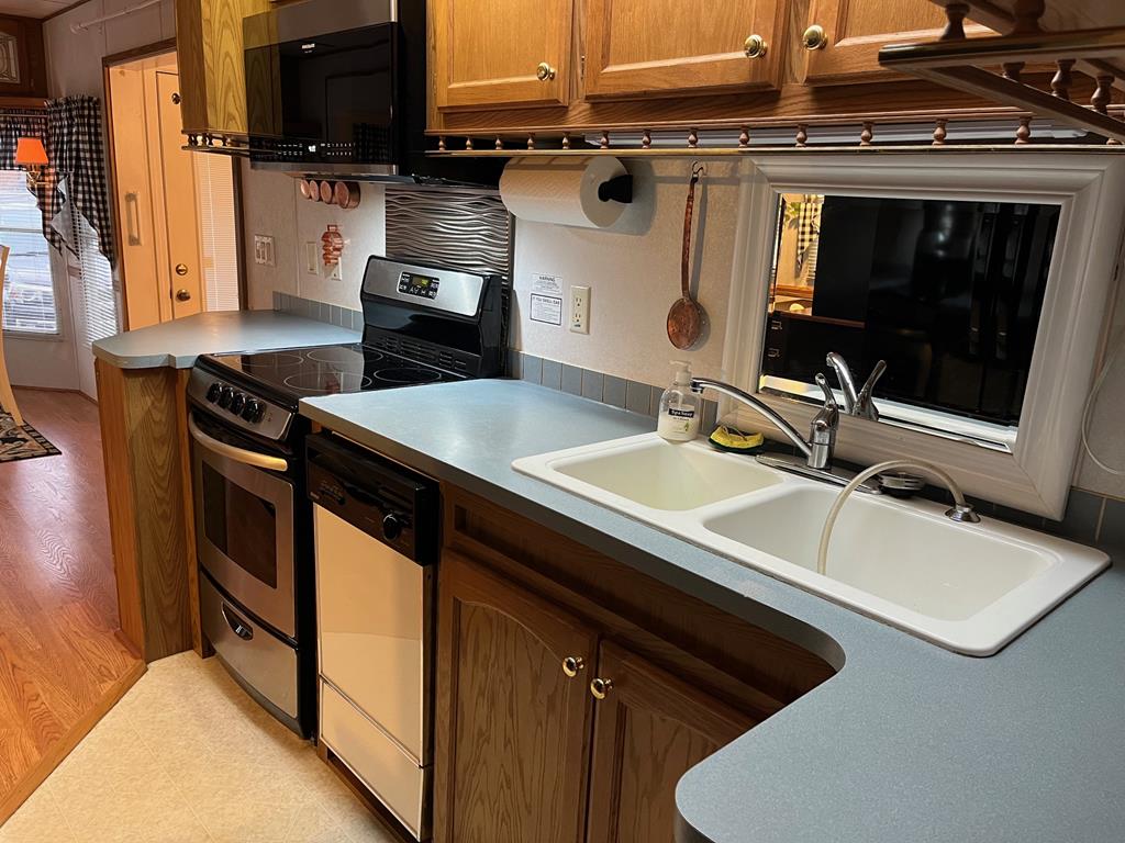 4338 River Bank Run Property Photo 10
