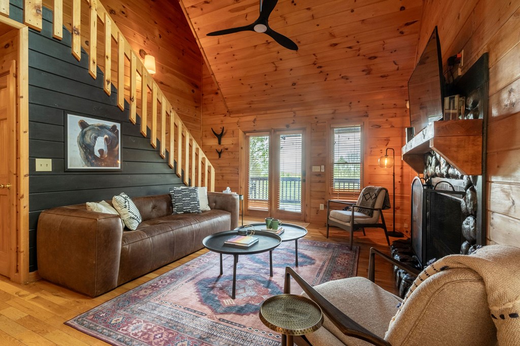 384 Mountain Highlands Court Property Photo 5