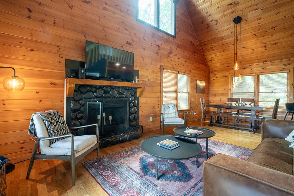 384 Mountain Highlands Court Property Photo 7
