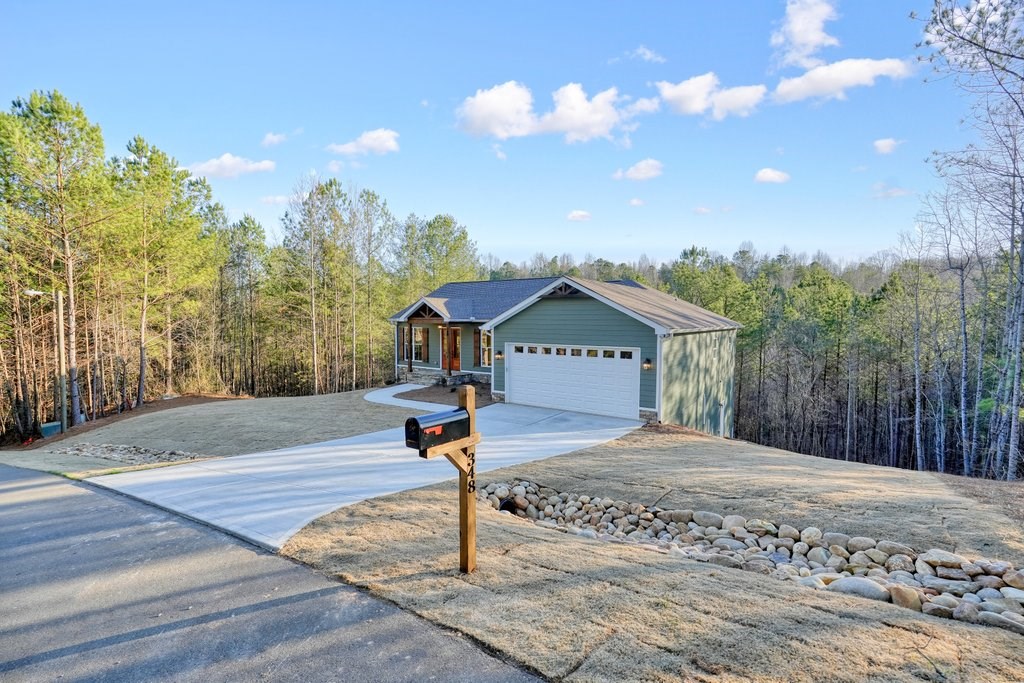 348 Redfield Way Property Photo 8