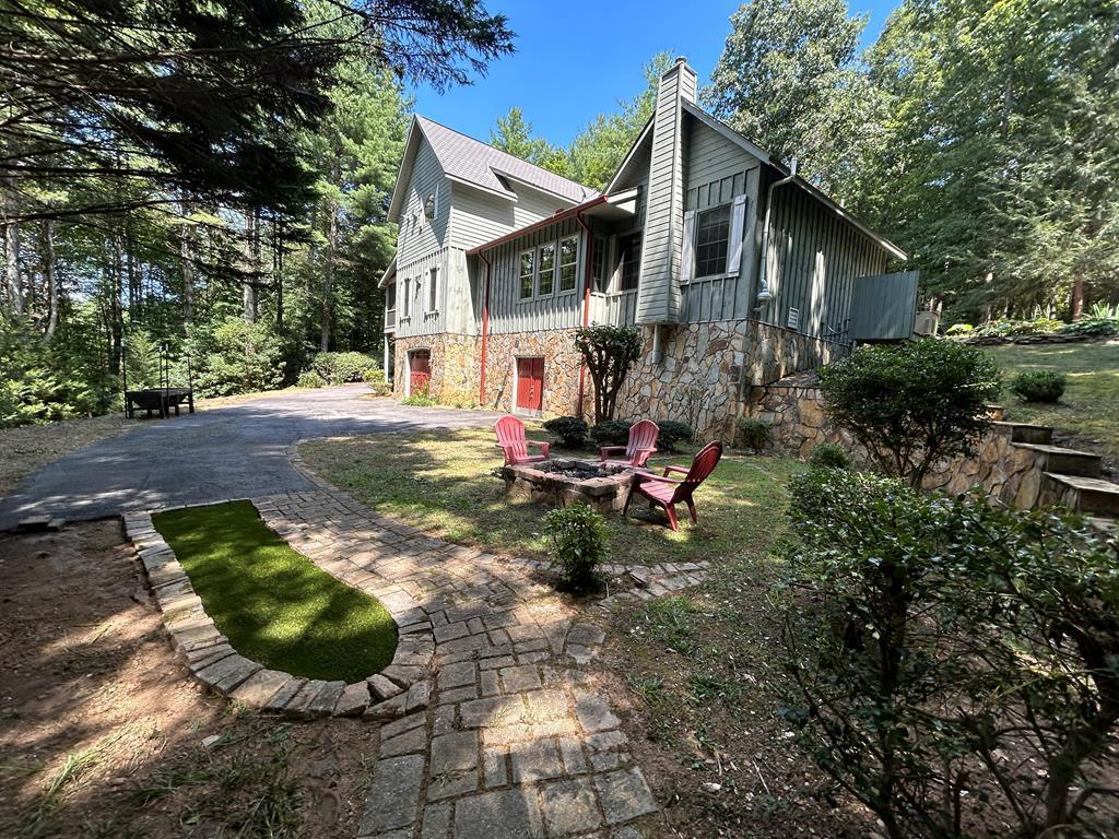 233 Twin Lakes Road Property Photo 2