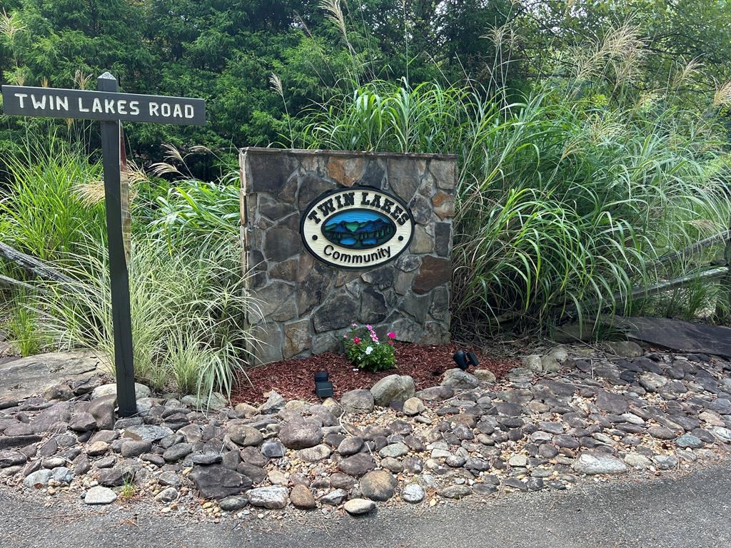 233 Twin Lakes Road Property Photo 14