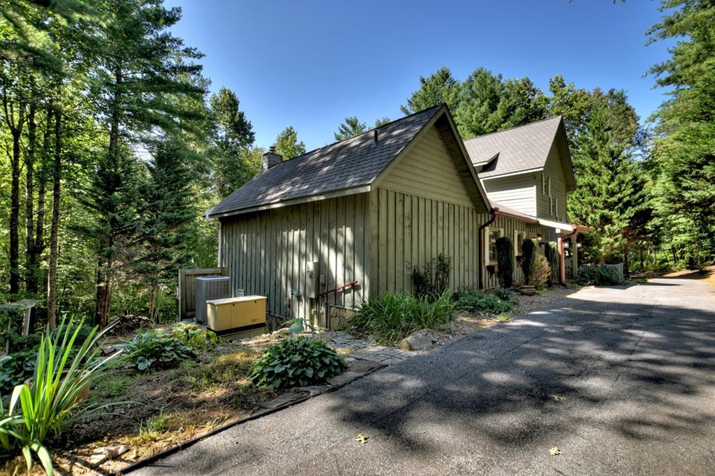 233 Twin Lakes Road Property Photo 17