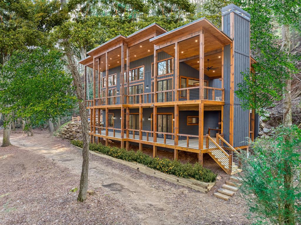 212 Fish Tale Cove Property Photo 1