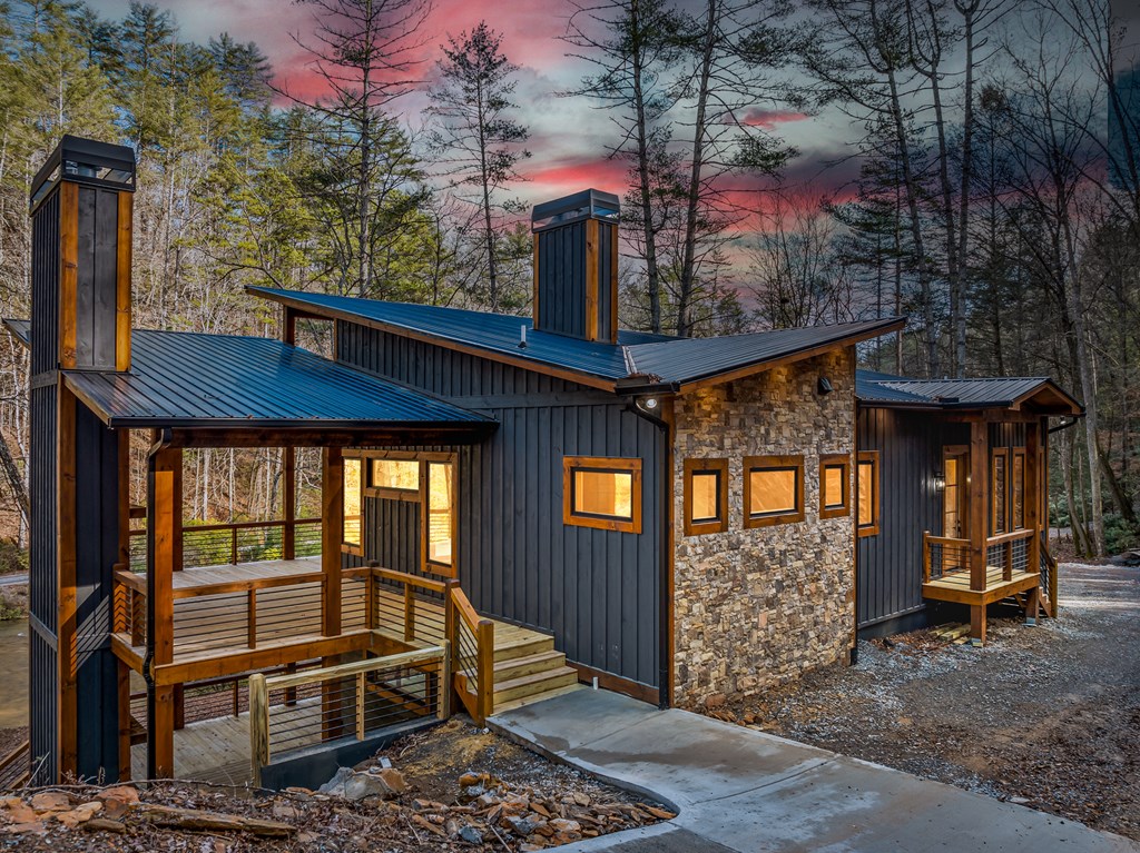212 Fish Tale Cove Property Photo 6