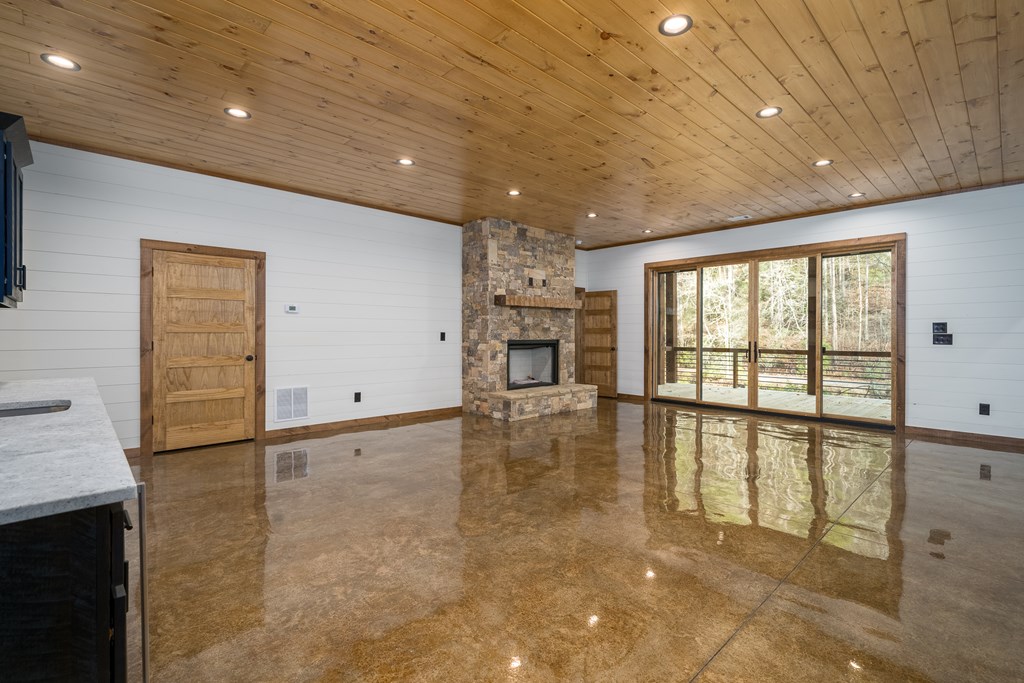 212 Fish Tale Cove Property Photo 34