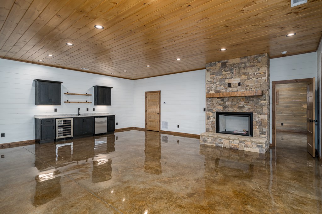 212 Fish Tale Cove Property Photo 36