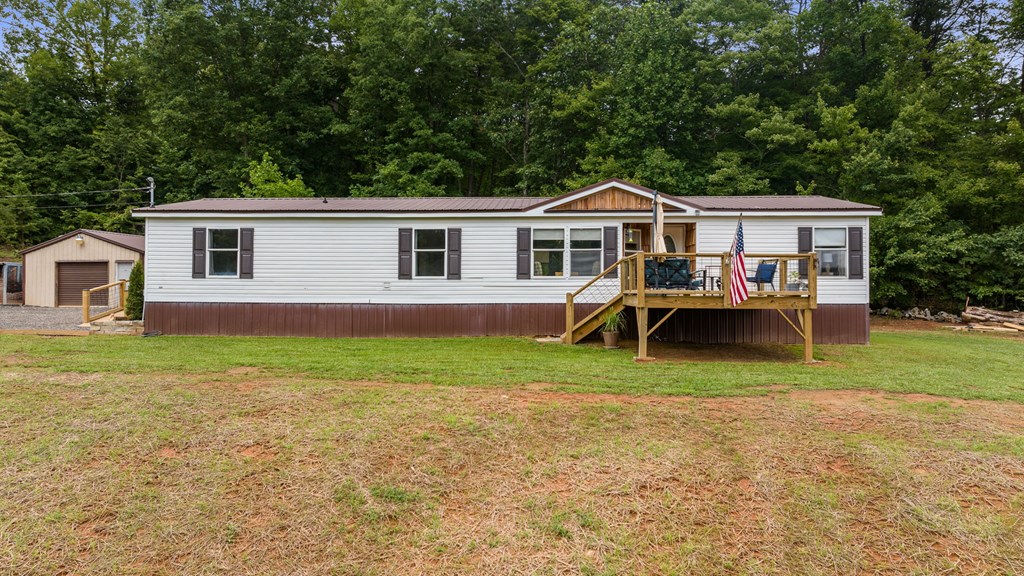 204 Queens Avenue Property Photo 3