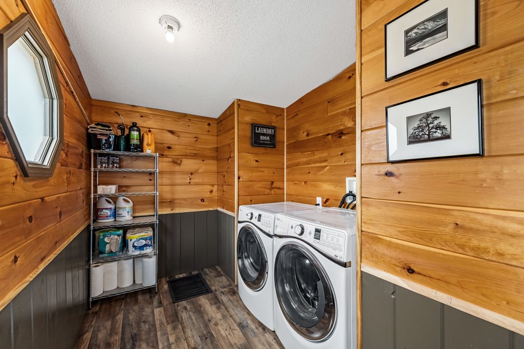 204 Queens Avenue Property Photo 6