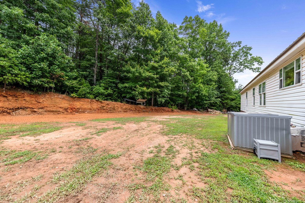 204 Queens Avenue Property Photo 28