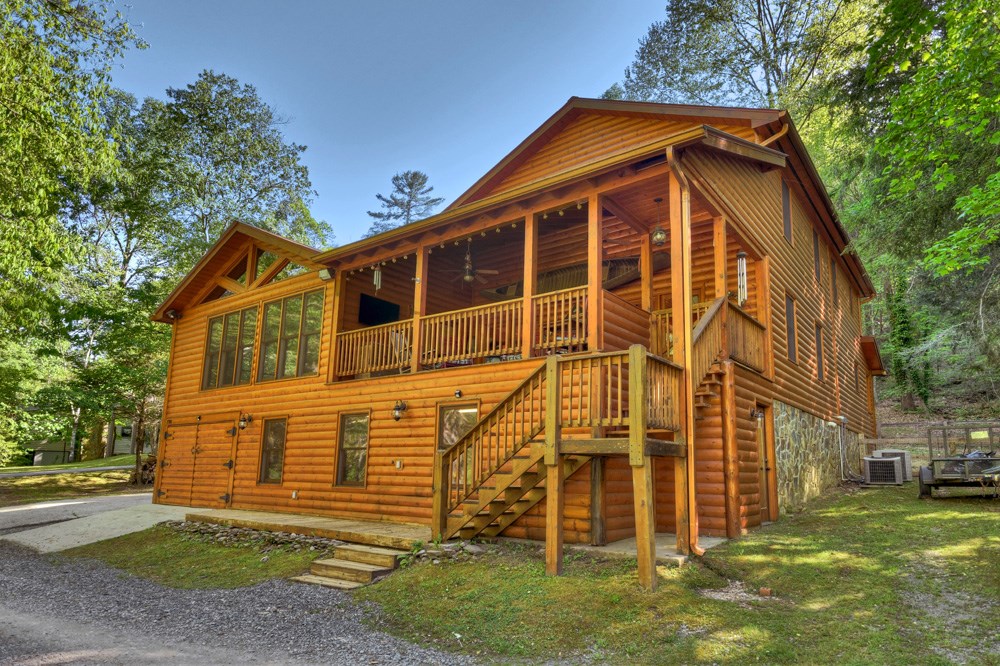 730 Riverside Lane Property Photo 2