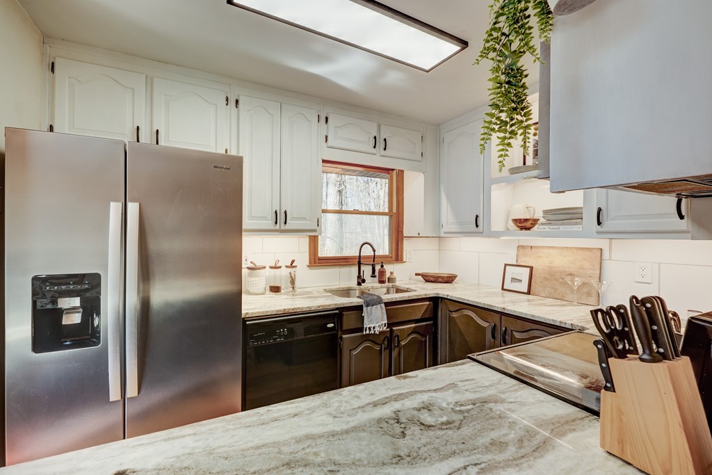 843 Fern Valley Road Property Photo 12