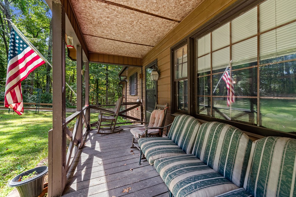 788 Lake Forest Drive Property Photo 4
